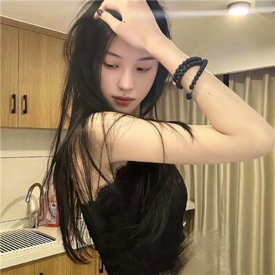 悄悄跟着我